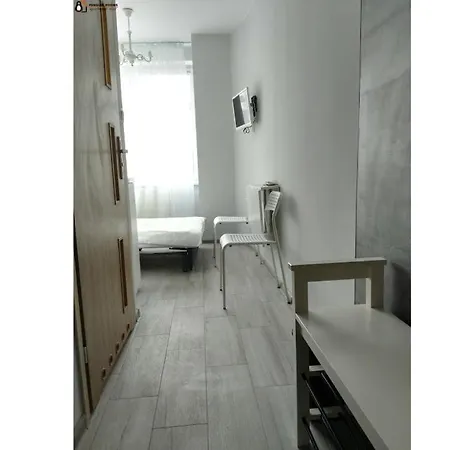 Penguin 2120 Apartment *